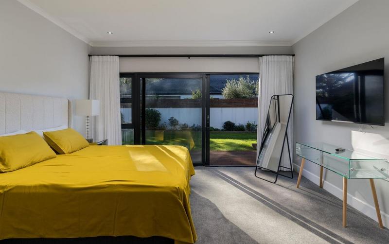 8 Bedroom Property for Sale in Somerset West Western Cape